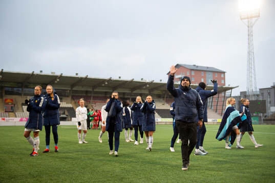 Djurgårdens tränare Marcelo Fernandez tackar deras
