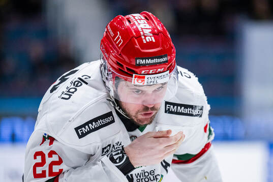 Moras Måns Carlsson har ont