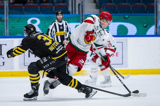 AIKs Dennis Good Bogg och Moras Noah Steen