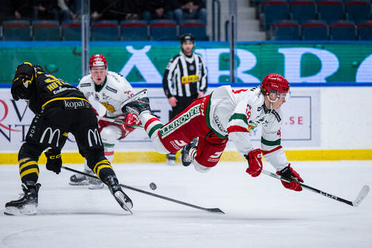 AIKs Dennis Good Bogg och Moras Noah Steen