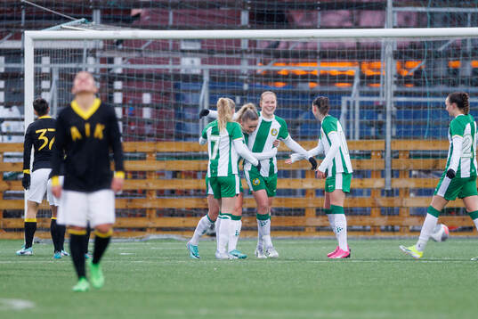 Hammarbys Julie Blakstad jublar