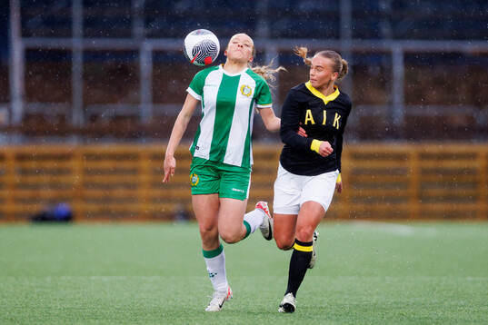 Hammarbys Smilla Holmberg och AIKs Villemo Dahlqvist