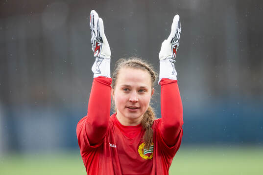 Hammarbys målvakt Anna Tamminen jublar
