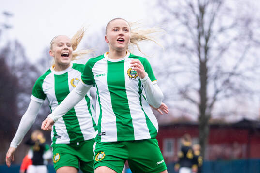 Hammarbys Anna Jøsendal jublar med Stina Lennartsson