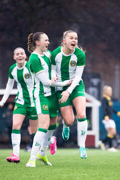 Hammarbys Anna Jøsendal jublar med Vilde Hasund