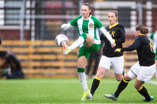 Hammarbys Vilde Hasund och AIKs Felicia Saving