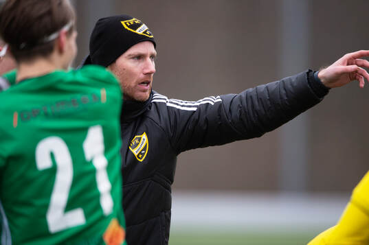 IFK Hässleholms tränare Johan Persson i träningsmatchen