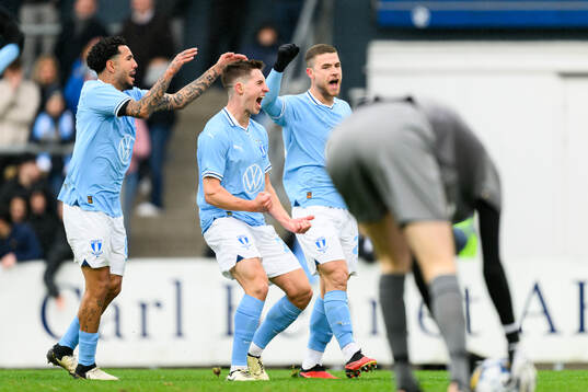 Malmö FFs Lasse Berg Johnsen jublar