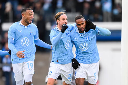 Malmö FFs Erik Botheim och Isaac Kiese Thelin jublar