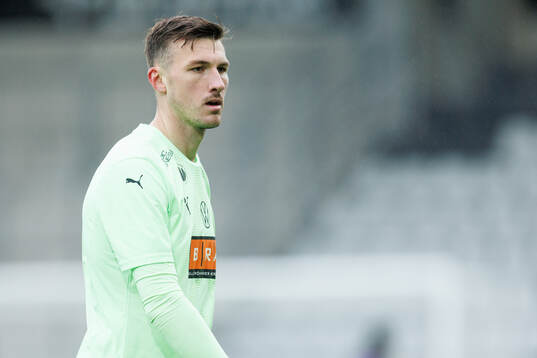 Häckens målvakt Andreas Linde deppar