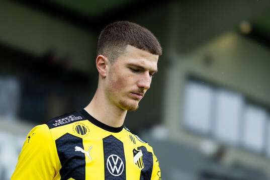 Häckens Nikola Zecevic innan träningsmatchen i fotboll
