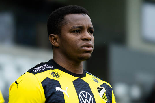 Häckens Abdulrazaq Ishaq innan träningsmatchen i fotboll