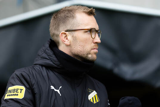 Häckens assisterande tränare Rasmus Lindgren innan