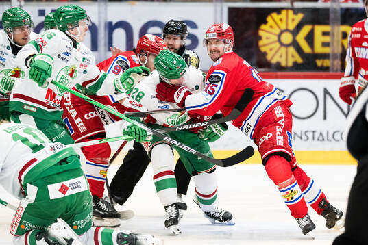 Rögles Anton Bengtsson och Timrås Panu Mieho