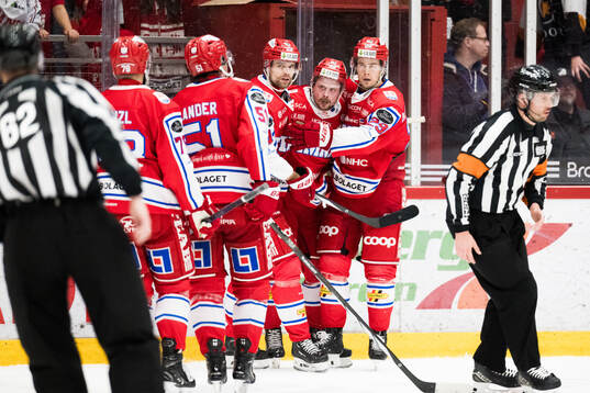 Timrås Jonathan Dahlén och Filip Hållander jublar