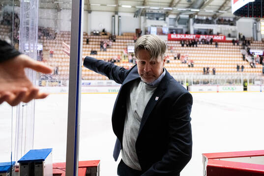 Timrås tränare Anders Karlsson deppar