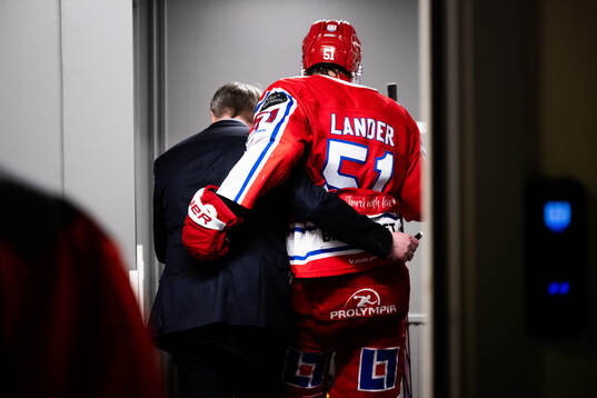 Timrås Anton Lander och tränare Anders Karlsson deppar
