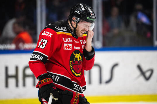 Luleås Oscar Eklind har ont