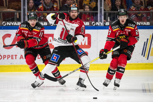 Luleås Nikola Pasic och Örebros Ludvig Larsson och