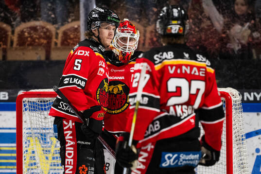 Luleås Marcus Hardegård och målvakt Joel Lassinantti
