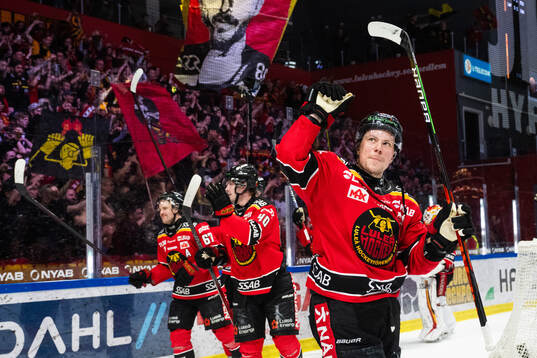 Luleås Erik Gustafsson jublar