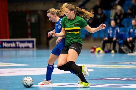 Cornelia Nordtug Knudsen of Tiller and Sara Bjørgum