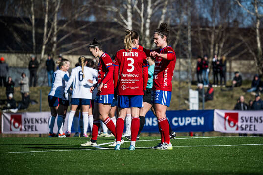 Vittsjös Shannon Woeller och Julia Tunturi