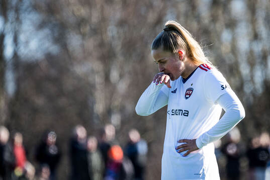 FC Rosengårds Olivia Holdt deppar