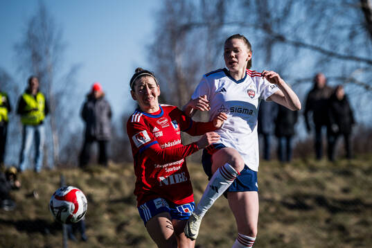 Vittsjös Jessica Ayers och FC Rosengårds Bea Sprung