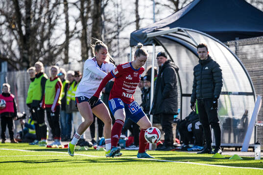 FC Rosengårds Olivia Holdt och Vittsjös Kajsa Lind