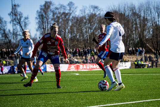 Vittsjös Sandra Lynn och FC Rosengårds Mai Kadowaki