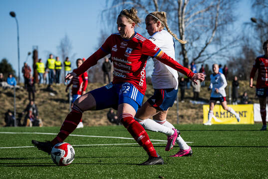 Vittsjös Sandra Adolfsson och FC Rosengårds Ria Noora