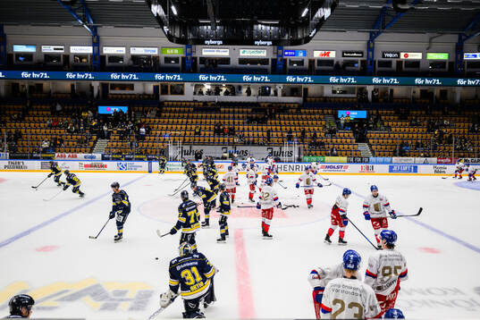 HV71s och Oskarshamns spelare