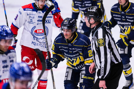 HV71s Andre Petersson jublar