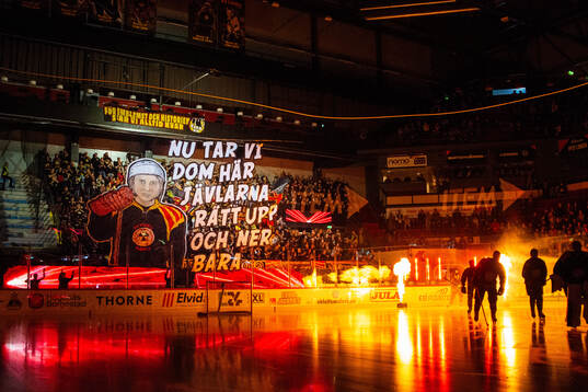 Brynäs spelare gör entré