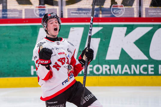 Nybros Filip Eriksson jublar
