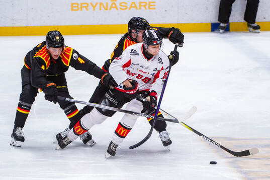 Brynäs Theo Lindstein och Nybros Adam Persson