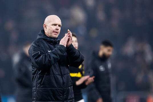 AIKs tränare Henning Berg deppar