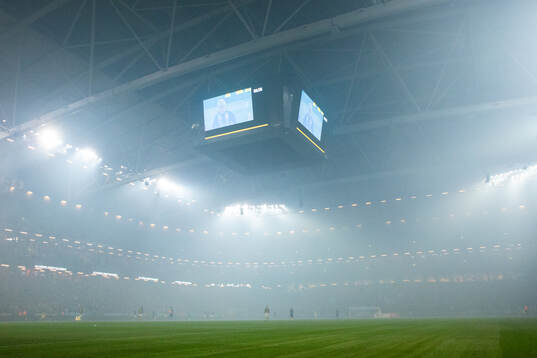 Friends Arena med rök
