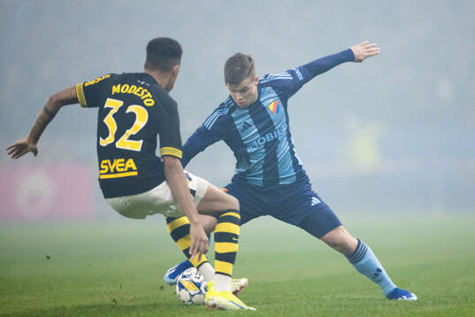 AIKs Rui Modesto och Djurgårdens Samuel Dahl