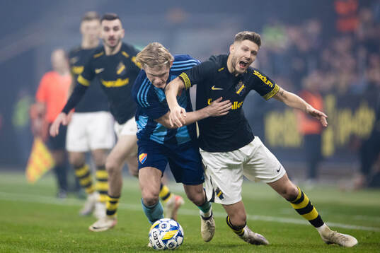 Djurgårdens Tobias Gulliksen och AIKs Anton Salétros