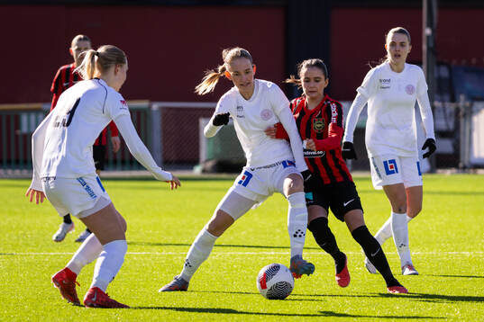 IK Uppsalas Clara Flenhagen och Ellen Andersson