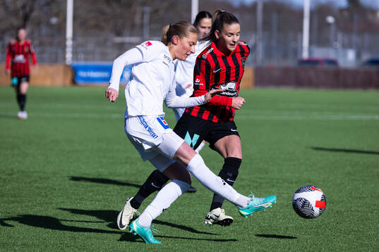 IK Uppsalas Josefin Baudou och Brommapojkarnas Ellinor