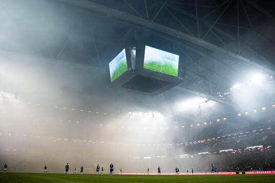 Rök från bengaler på Friends Arena