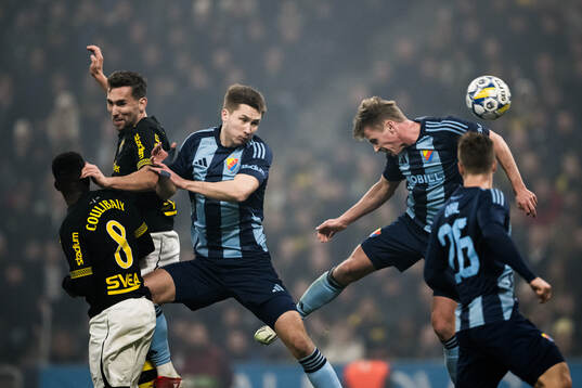 Djurgårdens Samuel Dahl och Rasmus Schuller mot AIKs