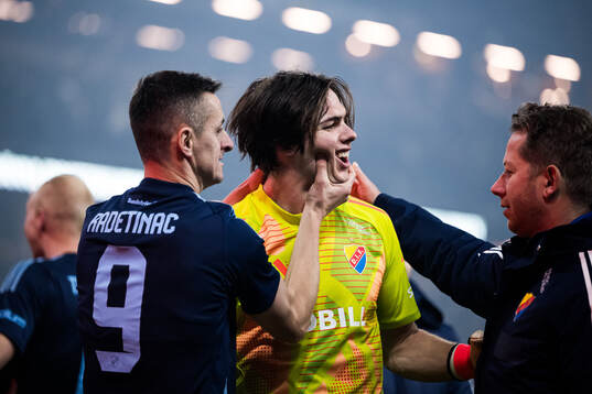 Djurgårdens Haris Radetinac  målvakt Jacob Widell