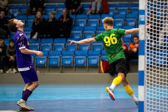 Stian Aabel of NTNUI celebrates