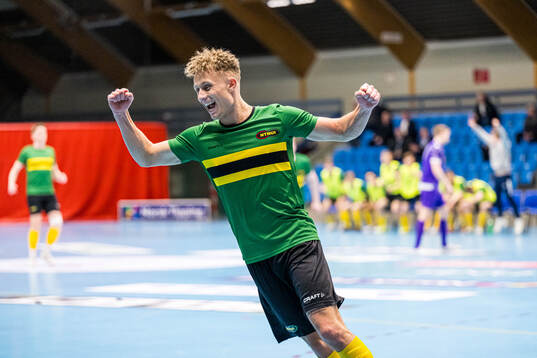 Stian Aabel of NTNUI celebrates