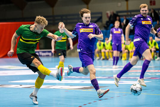 Stian Aabel of NTNUI scores the 2-0 goal