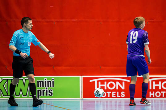 Referee